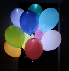 Облако из 10 светящихся шаров